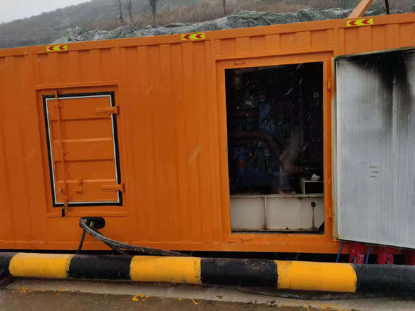 梁溪发电车出租-应急柴油发电机组选什么样的比较好？