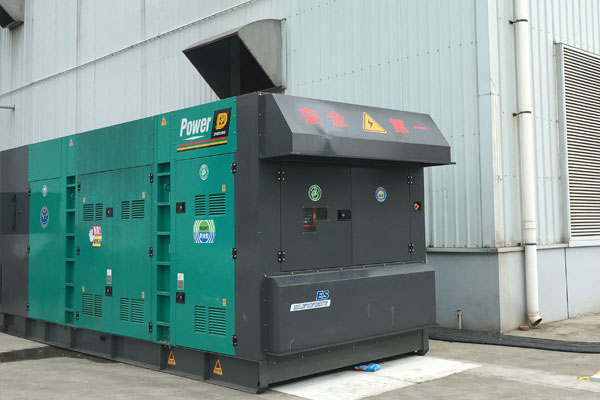 梁溪燃油滤清器的更换流程是怎样的？